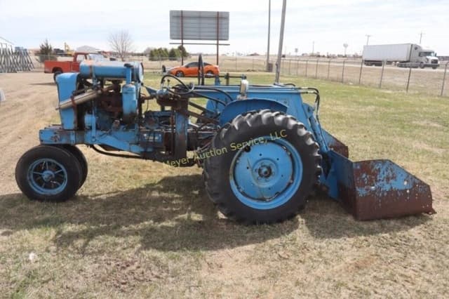 Image of Allis Chalmers WC equipment image 3