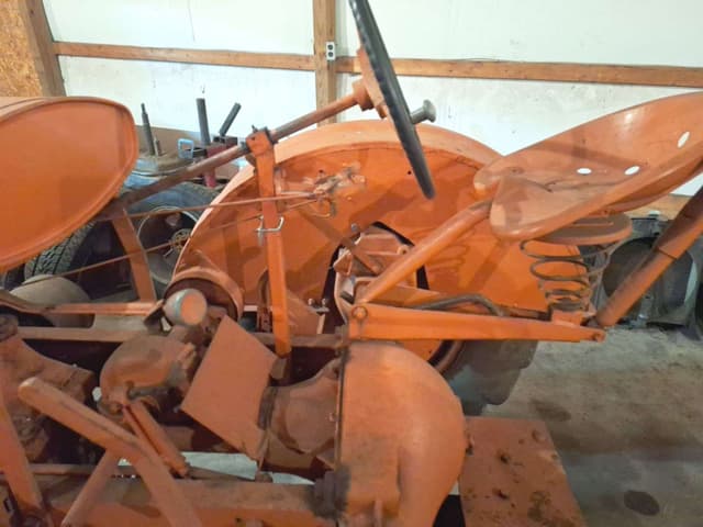 Image of Allis Chalmers WC equipment image 2