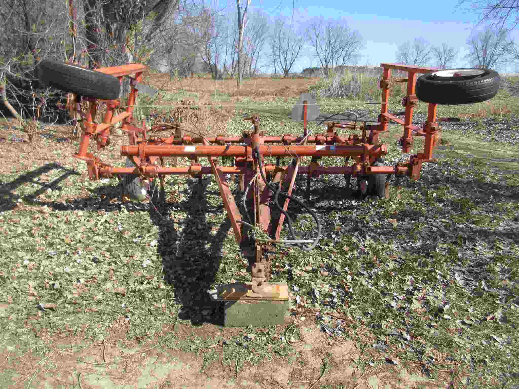 Main image Allis Chalmers 1200