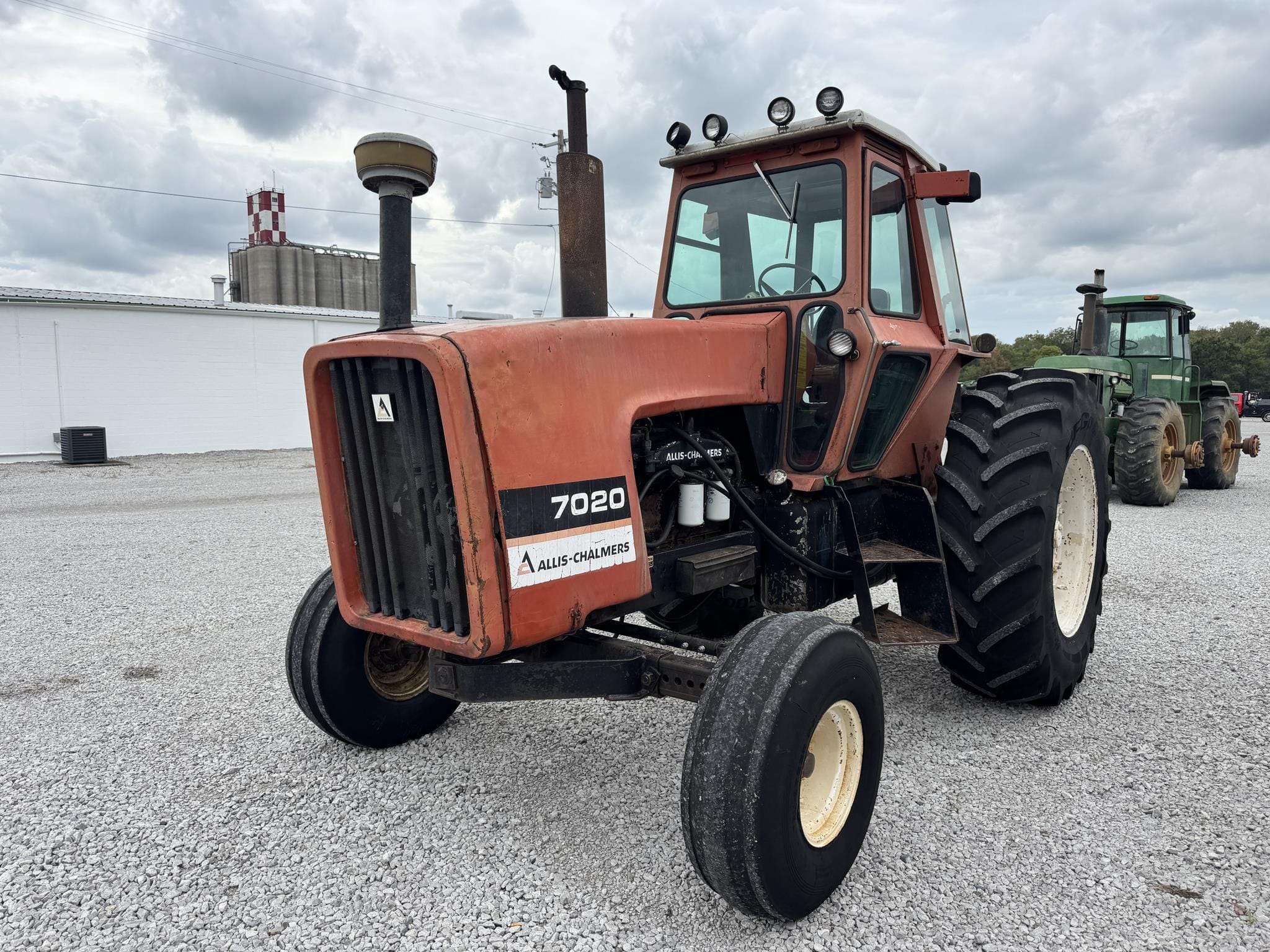 Allis Chalmers 7020 Equipment Image0