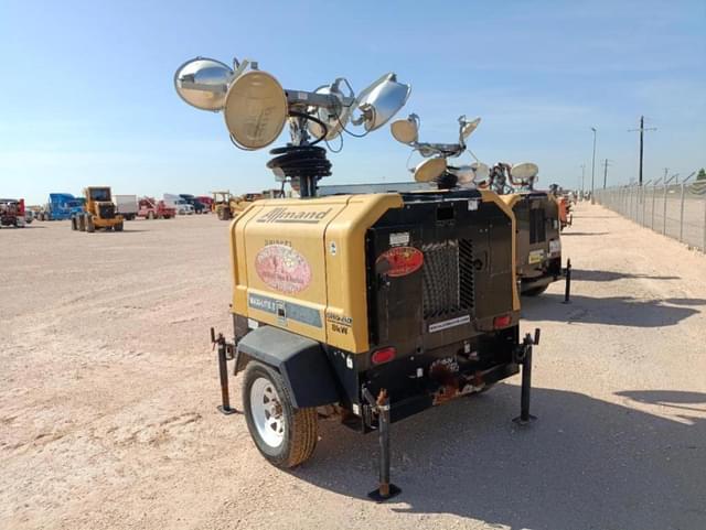 Image of Allmand Maxi-lite II equipment image 1