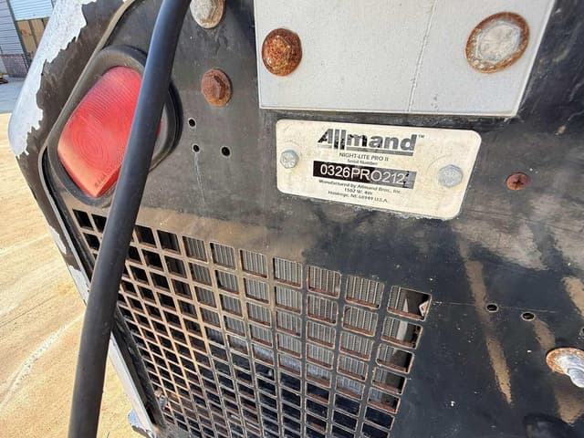 Image of Allmand Night Lite Pro II equipment image 1