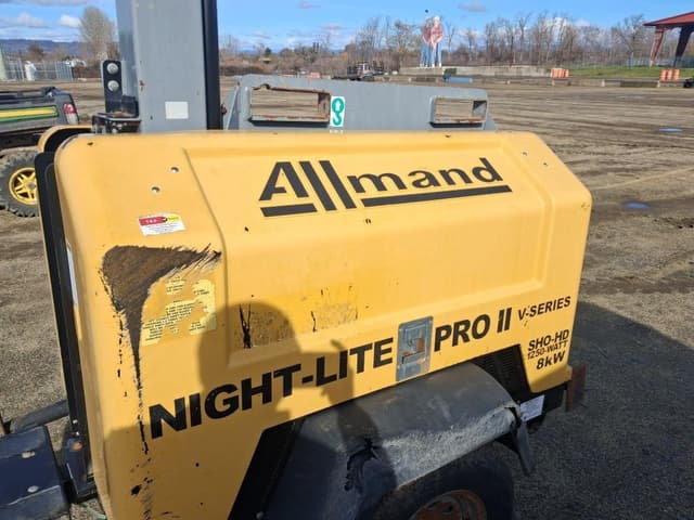 Image of Allmand Night Lite Pro II equipment image 1