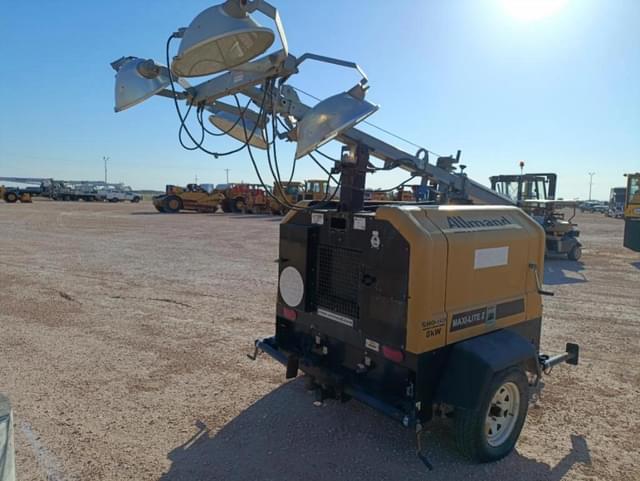 Image of Allmand Maxi-lite II equipment image 2