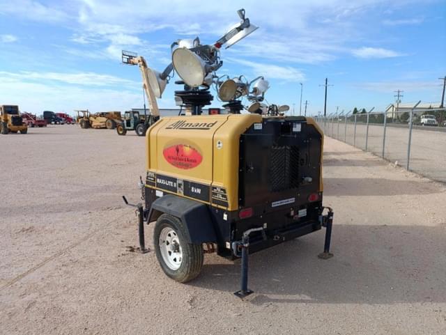 Image of Allmand Maxi-lite II equipment image 1