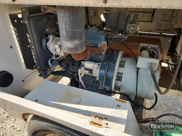 Image of Allmand Maxi-Lite ML8 equipment image 1