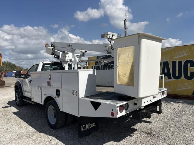 Image of Ford F-450 equipment image 1