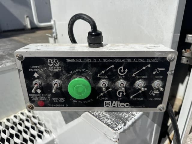 Image of Ford F-450 equipment image 3