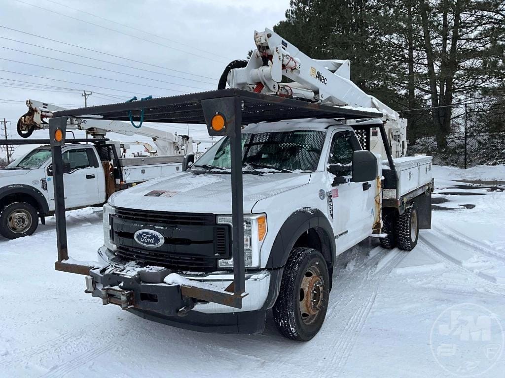 2017 Ford F-550 Equipment Image0