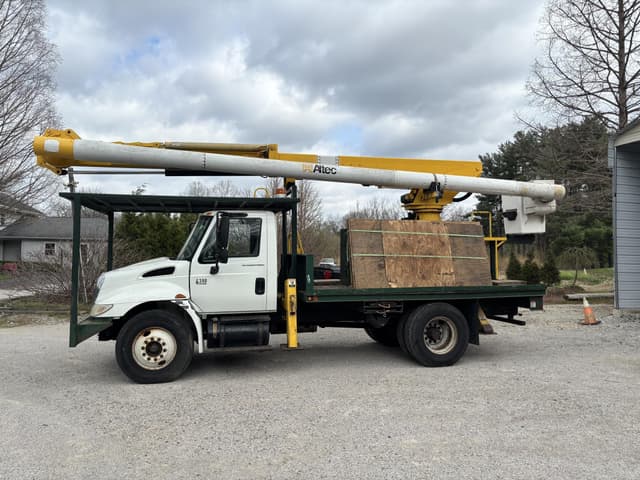 Image of International 4300 equipment image 3