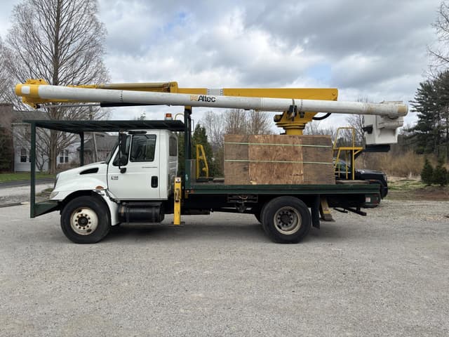 Image of International 4300 equipment image 1