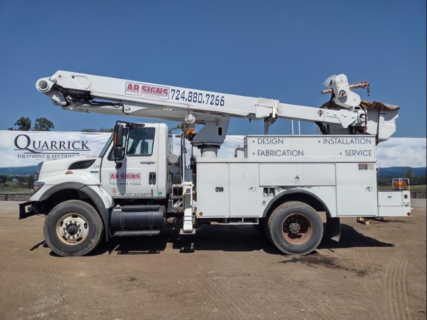 Image of International 7400 Primary image