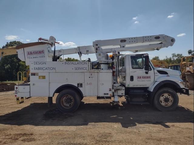 Image of International 7400 equipment image 2