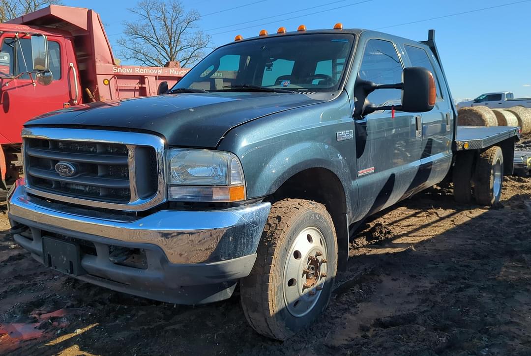 Image of Ford F-550 Primary image