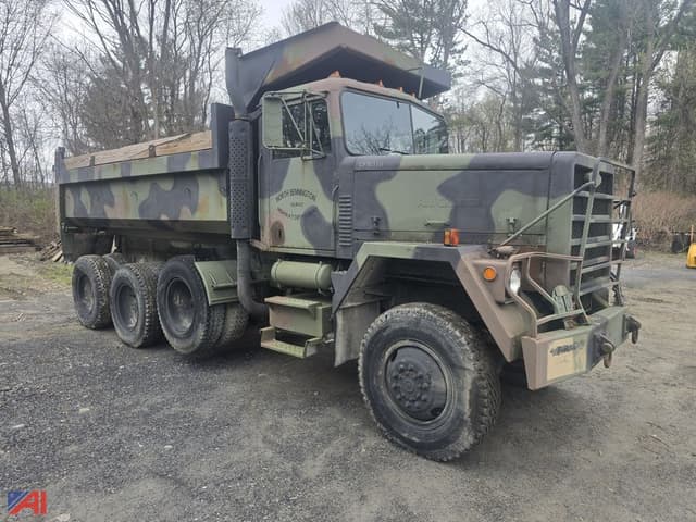 Image of AM General M917 equipment image 4