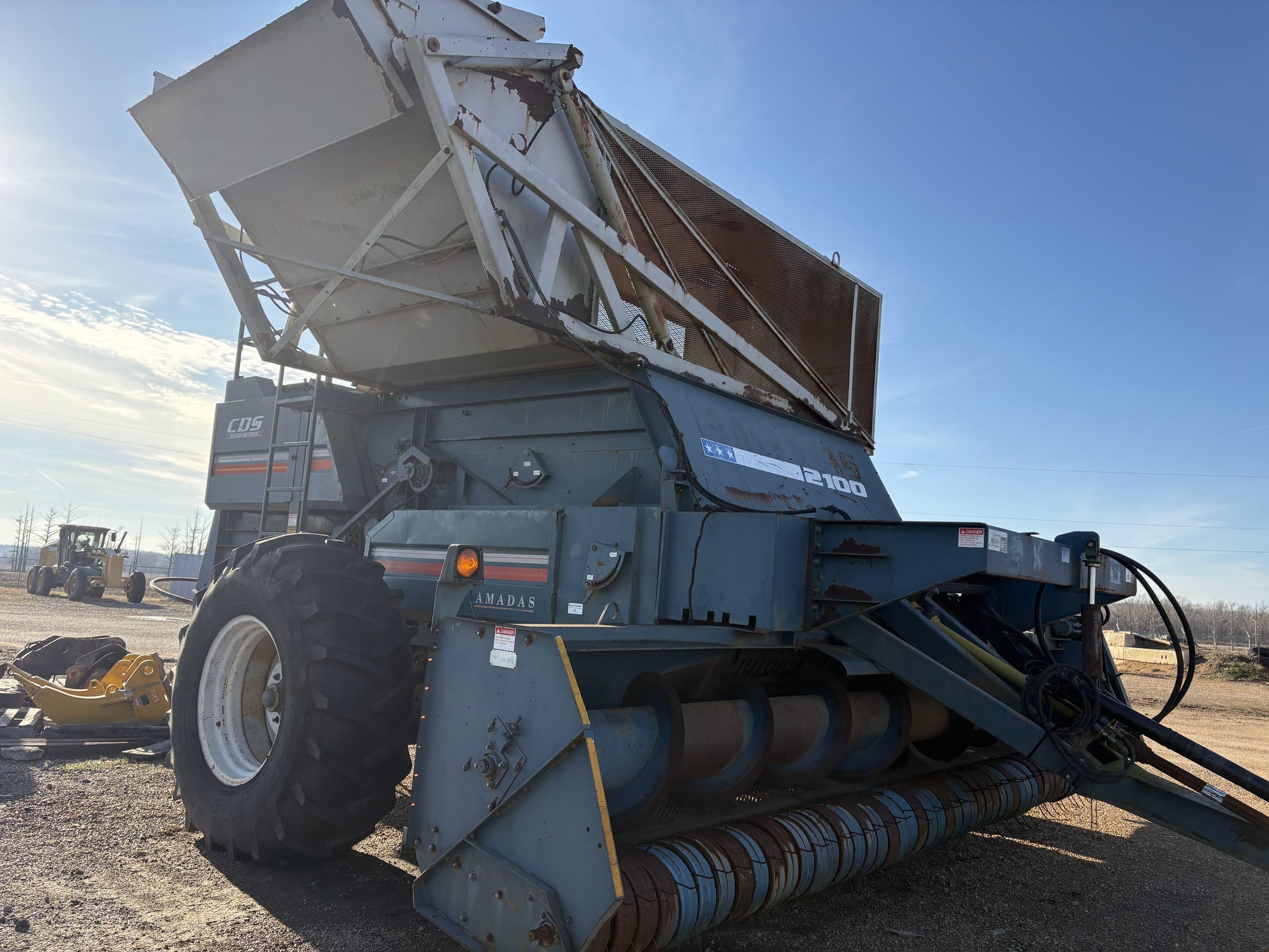 Amadas 2100 Equipment Image0