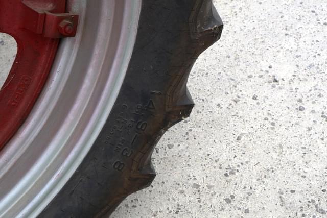 Image of Farmall Super MD equipment image 4