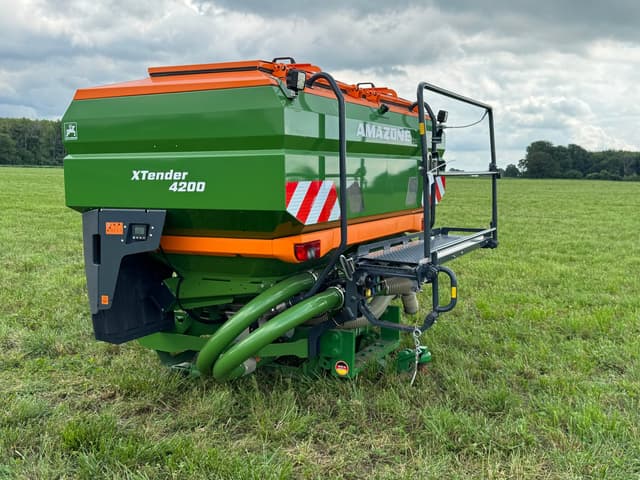 Image of Amazone Heckanbaubehaelter XTender 4200 equipment image 3