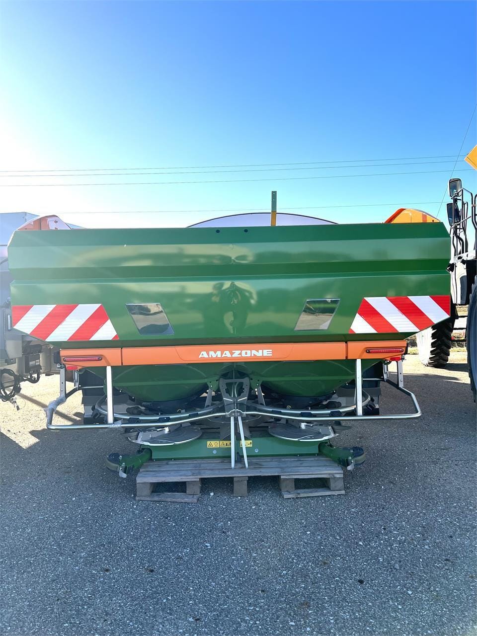 Amazone ZA-TS 4200 PROFIS HYDRO Equipment Image0