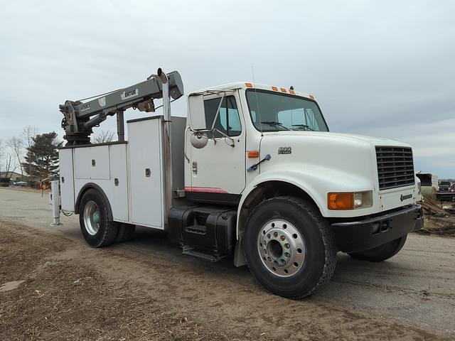 Image of International 4900DT equipment image 1