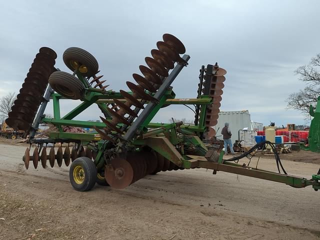 Image of John Deere 630 equipment image 1