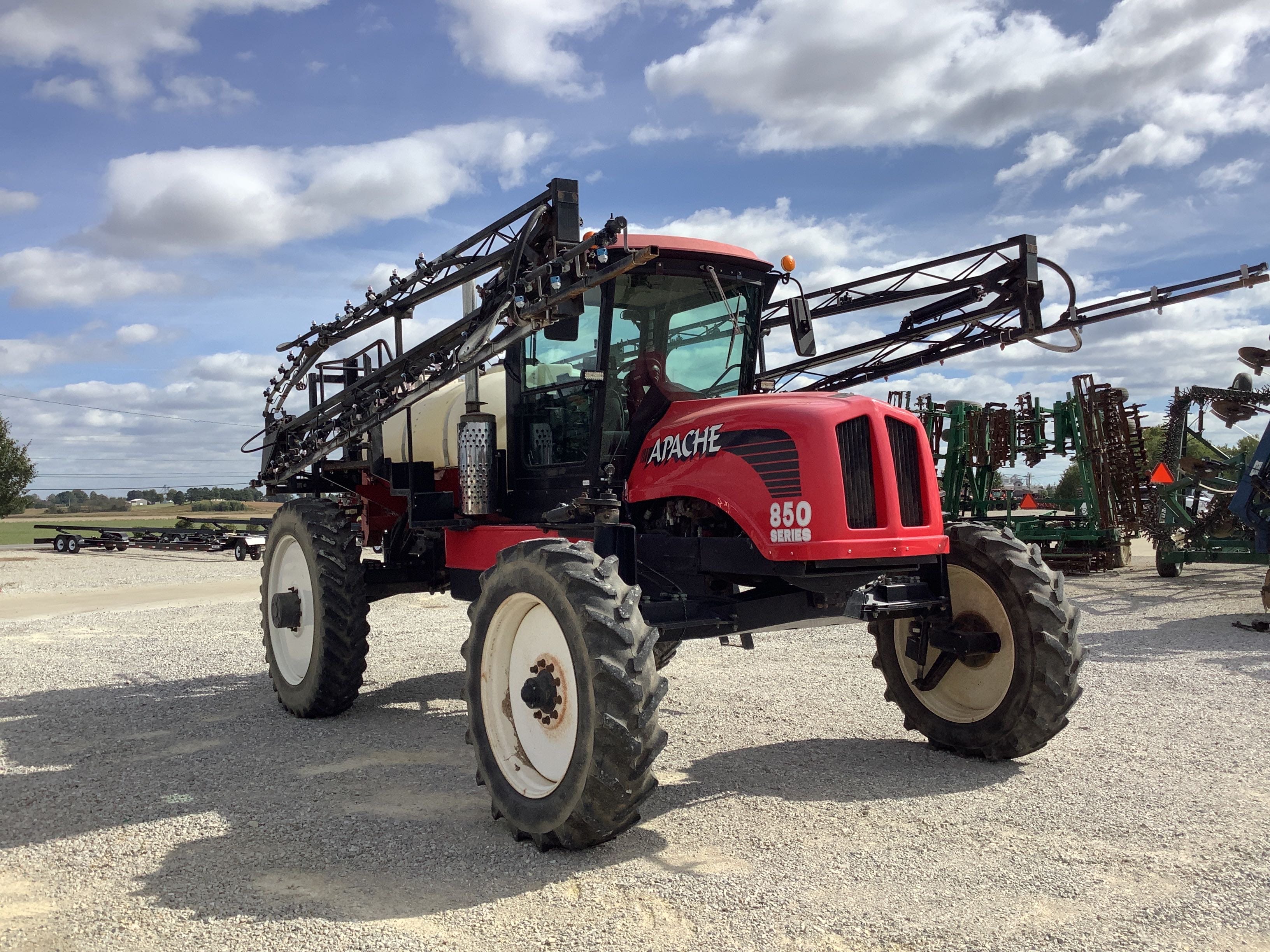 Main image Apache 850