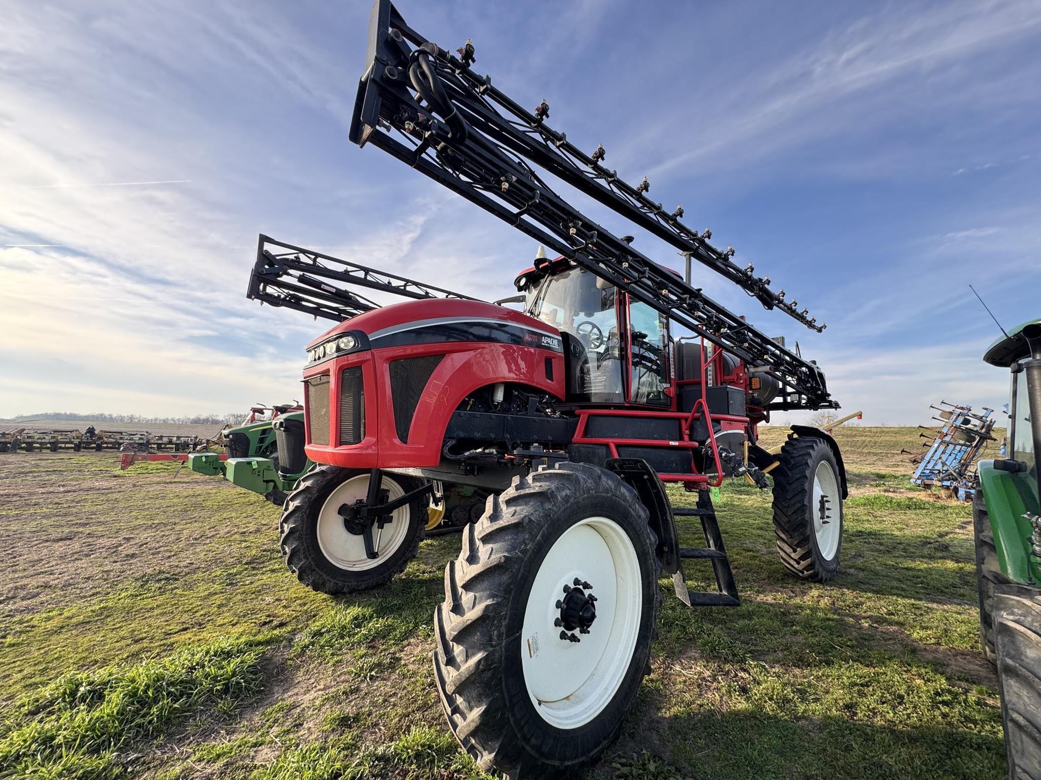 Apache AS720 Equipment Image0