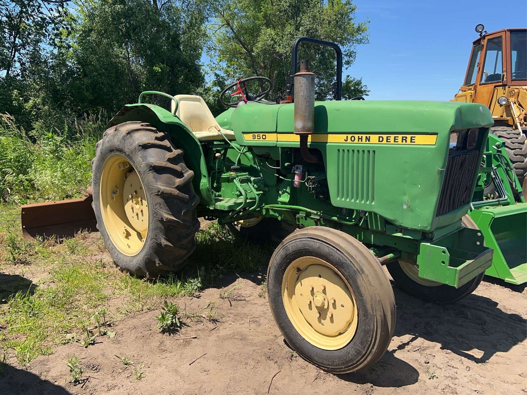 John Deere 950 Equipment Image0