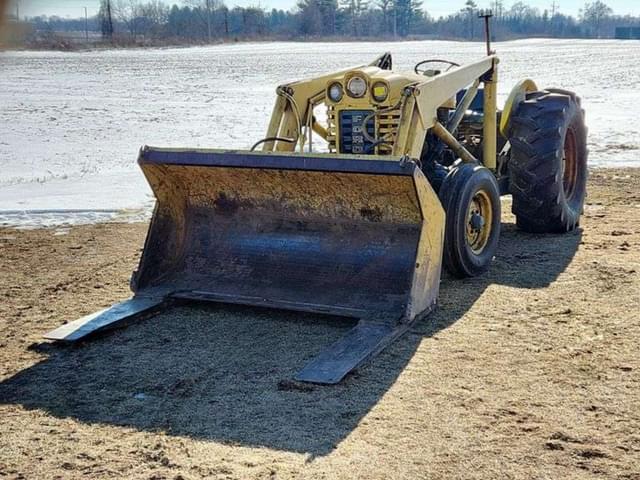 Image of Ford 4000 equipment image 1