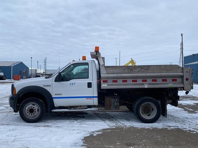 Image of Ford F-450 equipment image 4