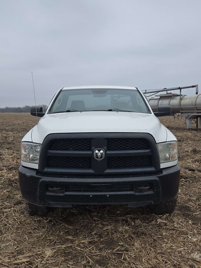 Image of Dodge Ram 2500 equipment image 2
