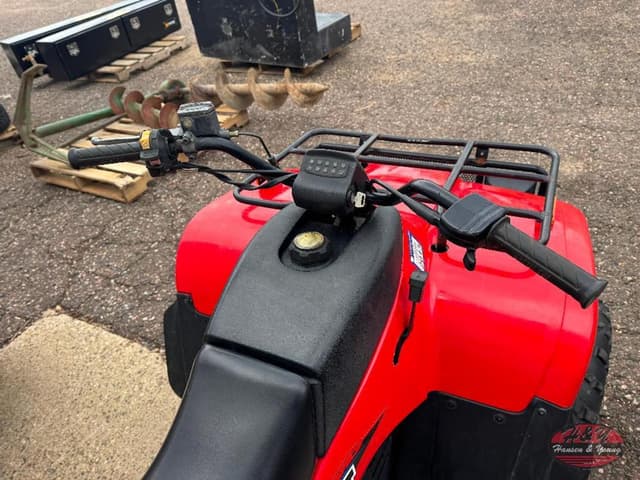 Image of Arctic Cat 300 equipment image 2