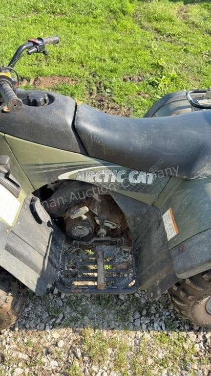 Image of Arctic Cat 400 equipment image 4