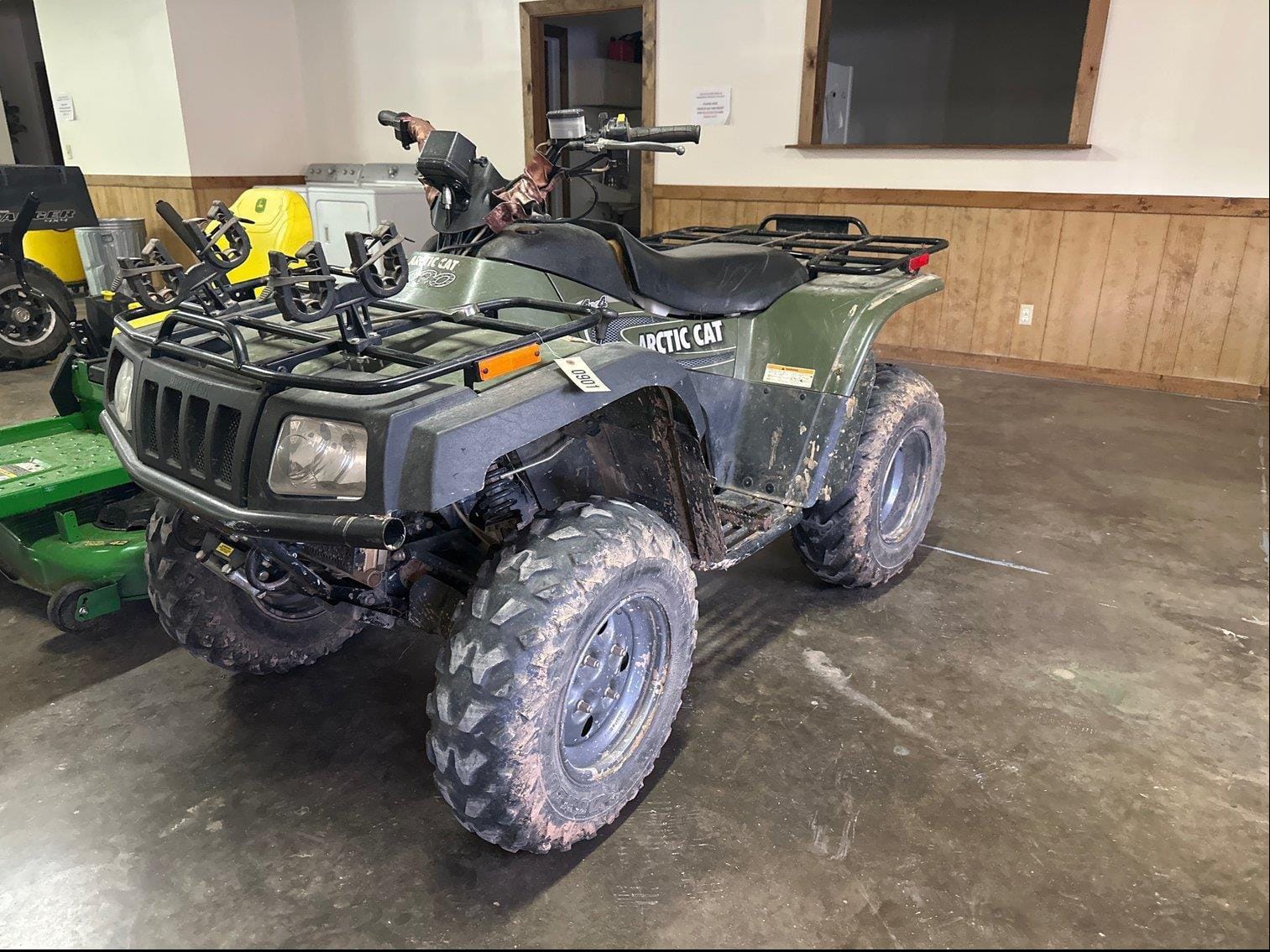 Arctic Cat 400 Equipment Image0