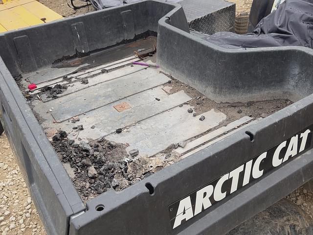 Image of Arctic Cat 700 equipment image 4