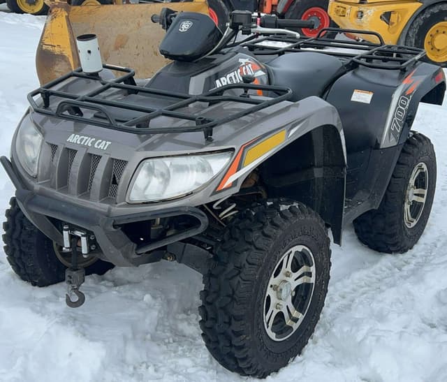 Image of Arctic Cat 700 equipment image 1