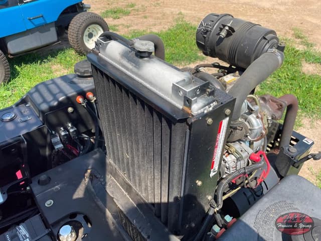 Image of Ariens 272Z equipment image 4
