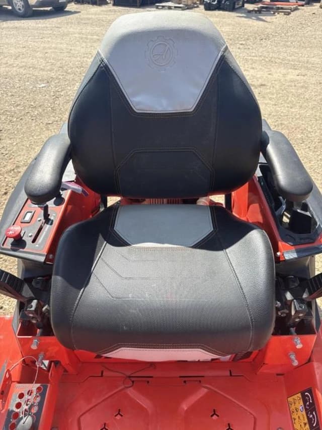 Image of Ariens Ikon 52 equipment image 2