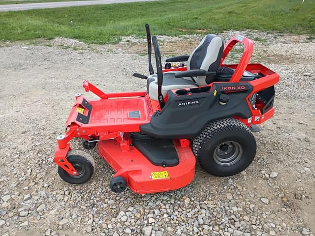 Image of Ariens Ikon XD52 equipment image 1
