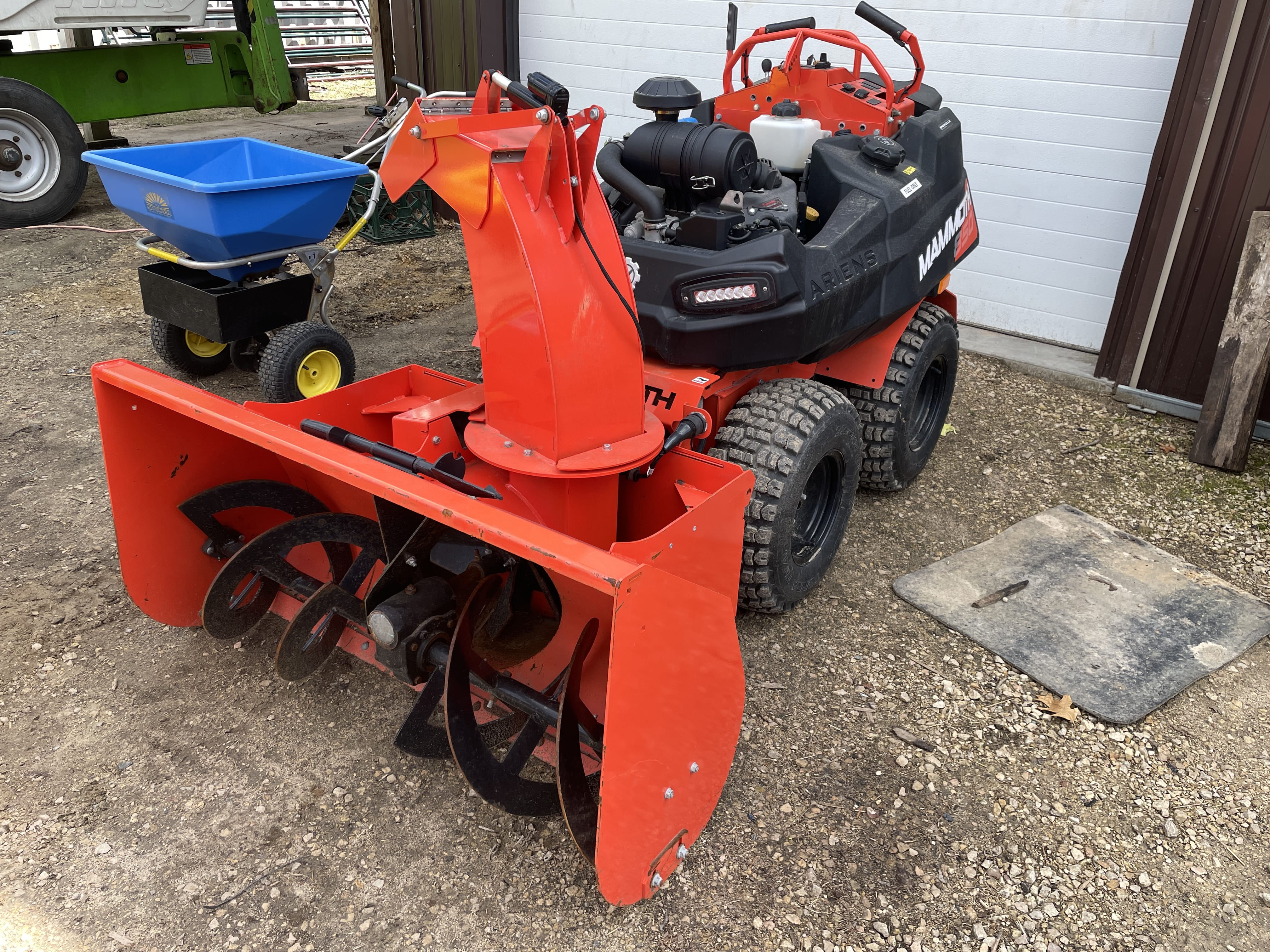 Main image Ariens Mammoth 850