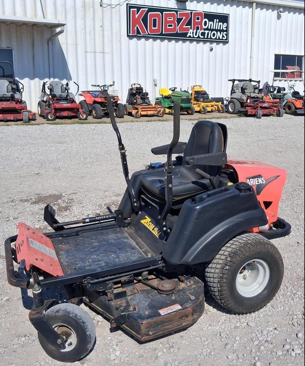 Ariens Zoom 1944 Equipment Image0