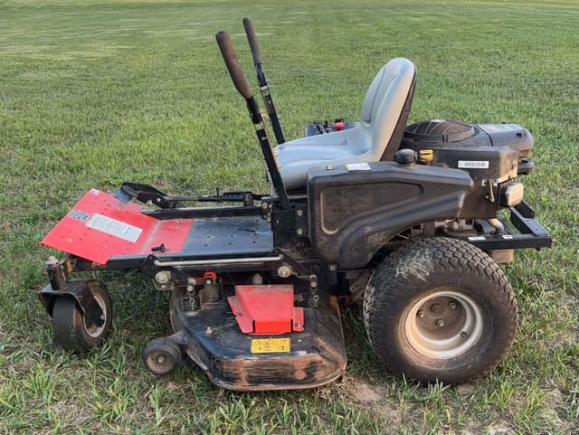 Image of Ariens Zoom 2450 equipment image 3