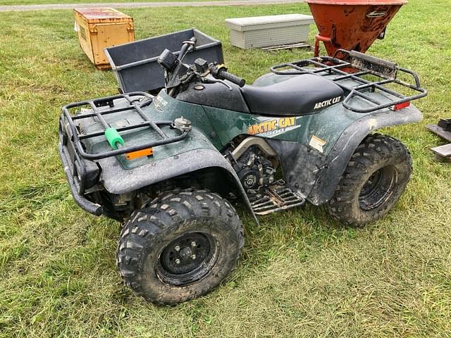 Image of Arctic Cat 500 equipment image 2