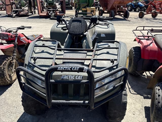 Image of Arctic Cat 700 equipment image 1