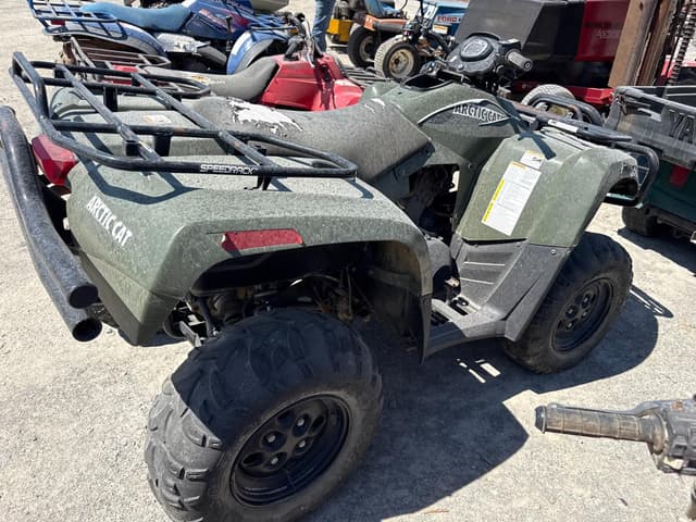 Image of Arctic Cat 700 equipment image 3