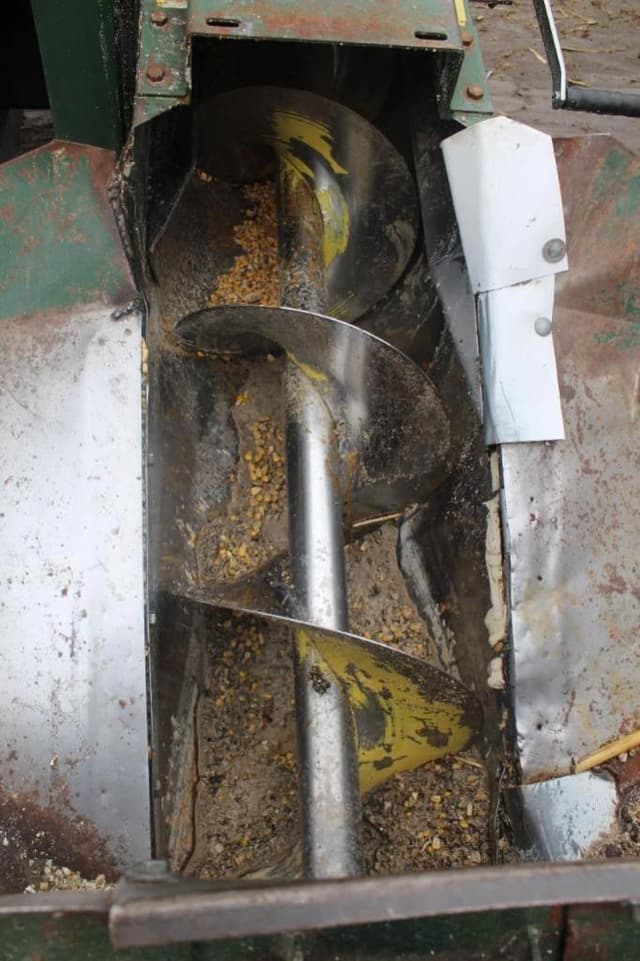 Image of Art's Way 325A equipment image 4