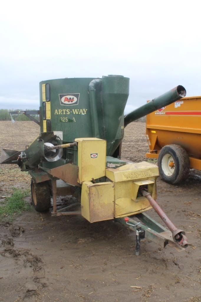 Art's Way 325A Equipment Image0