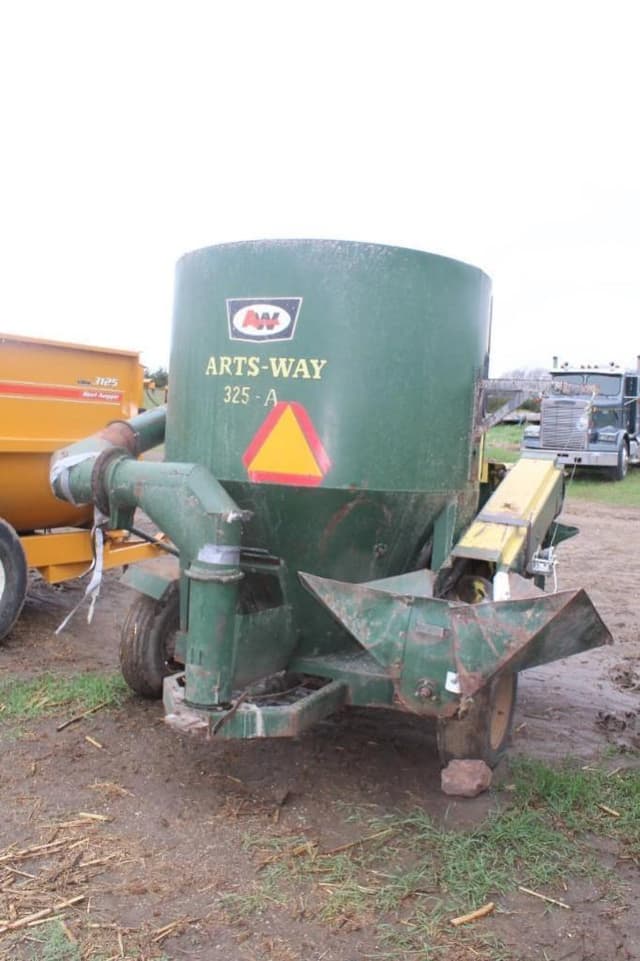 Image of Art's Way 325A equipment image 3