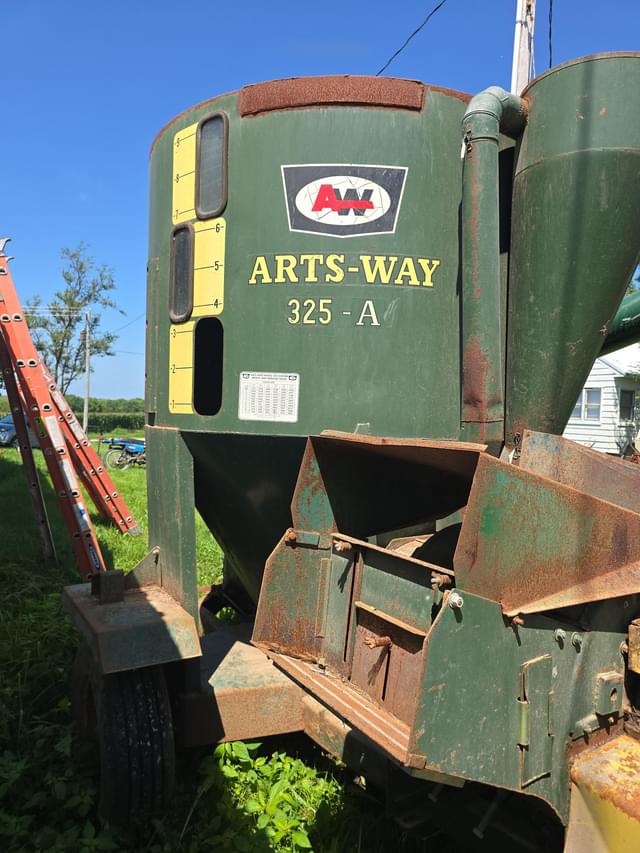 Image of Art's Way 325A equipment image 2
