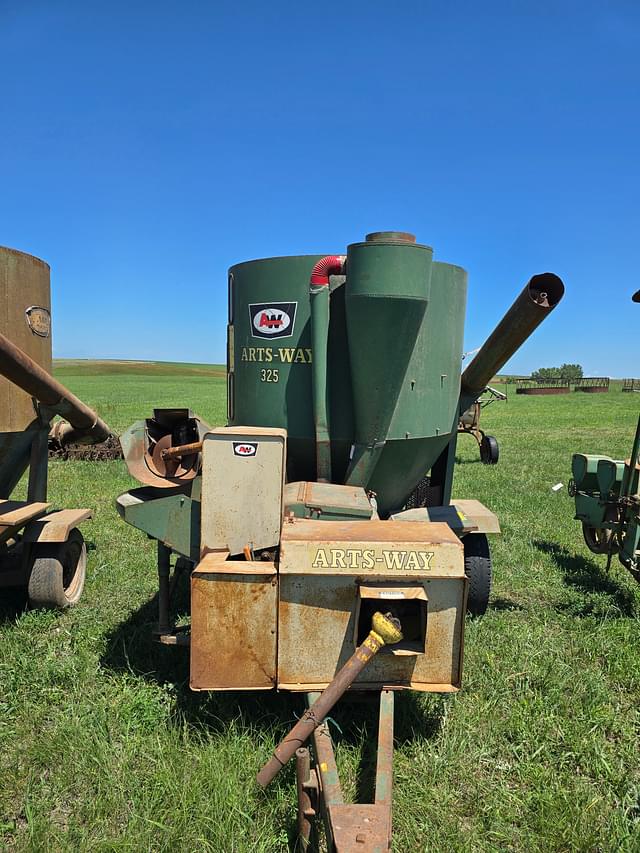 Image of Art's Way 325 equipment image 1